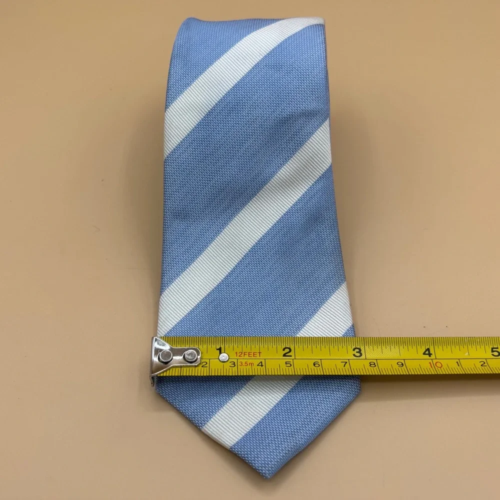 Banana Republic Mens Light Blue‎ White Striped 100% Silk Necktie Tie